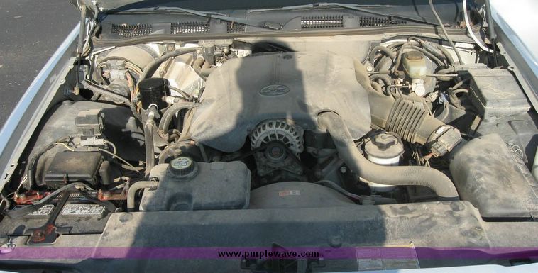 image for item 8152 2001 Ford Crown Victoria Police Interceptor