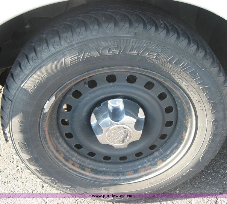 image for item 8152 2001 Ford Crown Victoria Police Interceptor