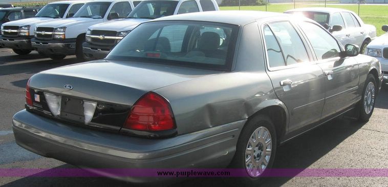 image for item 8153 2004 Ford Crown Victoria Police Interceptor
