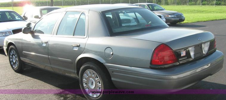image for item 8153 2004 Ford Crown Victoria Police Interceptor
