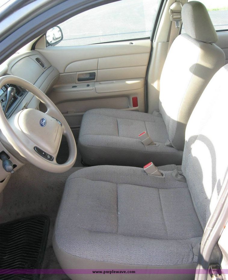image for item 8153 2004 Ford Crown Victoria Police Interceptor