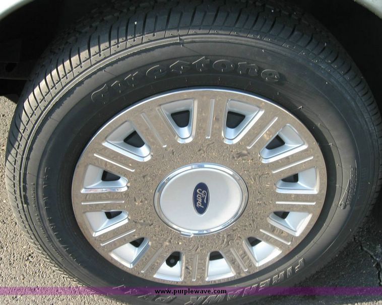 image for item 8153 2004 Ford Crown Victoria Police Interceptor