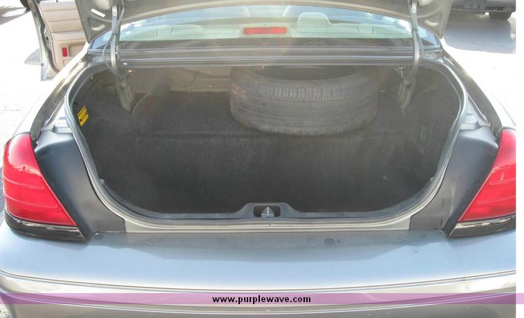 image for item 8153 2004 Ford Crown Victoria Police Interceptor