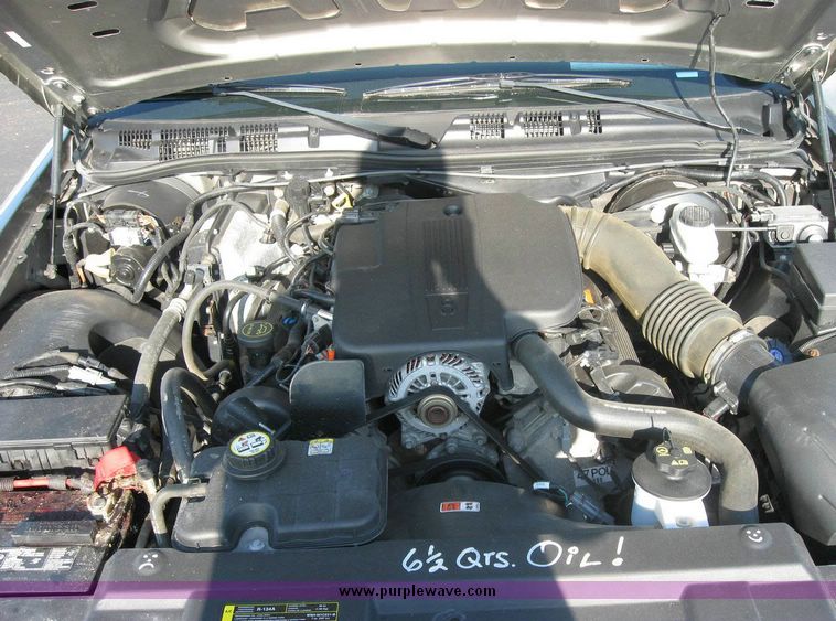 image for item 8153 2004 Ford Crown Victoria Police Interceptor