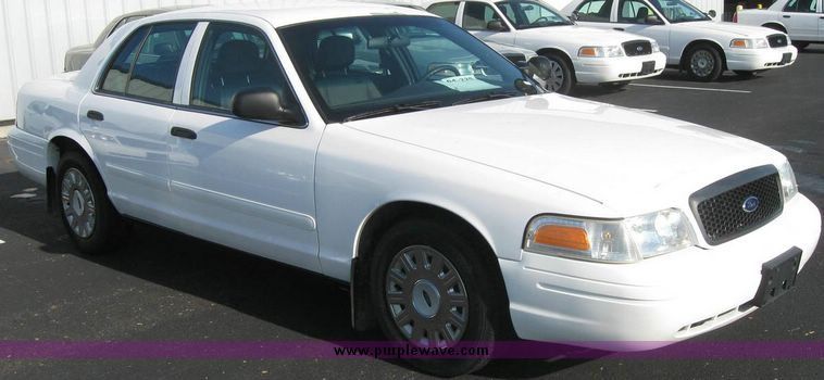 image for item 8154 2004 Ford Crown Victoria Police Interceptor