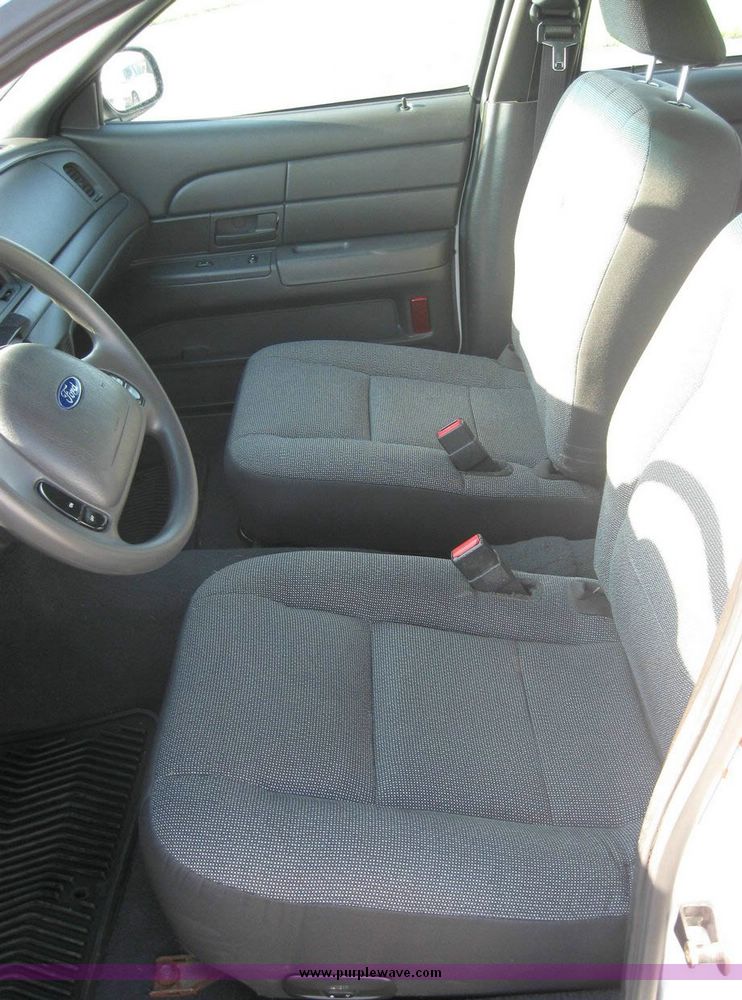 image for item 8154 2004 Ford Crown Victoria Police Interceptor