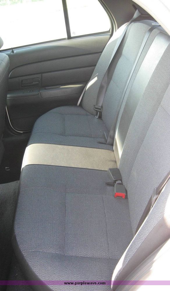 image for item 8154 2004 Ford Crown Victoria Police Interceptor