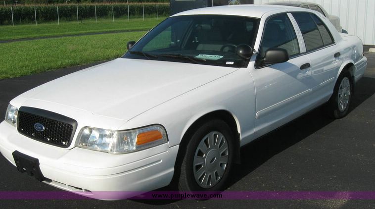 image for item 8155 2006 Ford Crown Victoria Police Interceptor