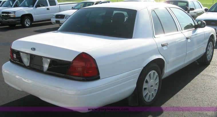 image for item 8155 2006 Ford Crown Victoria Police Interceptor