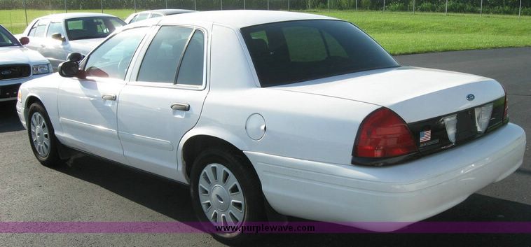 image for item 8155 2006 Ford Crown Victoria Police Interceptor