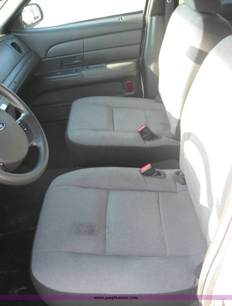 image for item 8155 2006 Ford Crown Victoria Police Interceptor