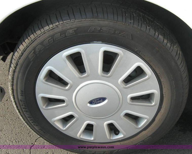 image for item 8155 2006 Ford Crown Victoria Police Interceptor