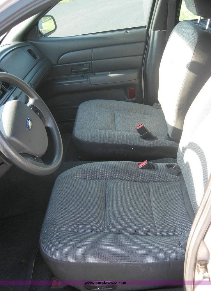 image for item 8156 2005 Ford Crown Victoria Police Interceptor