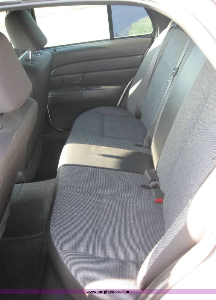 image for item 8156 2005 Ford Crown Victoria Police Interceptor