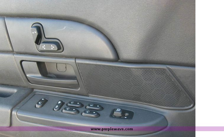 image for item 8156 2005 Ford Crown Victoria Police Interceptor