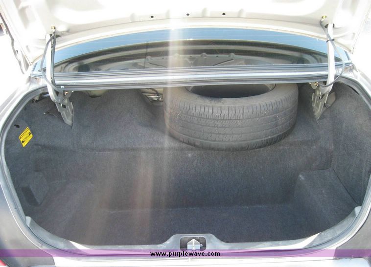 image for item 8156 2005 Ford Crown Victoria Police Interceptor