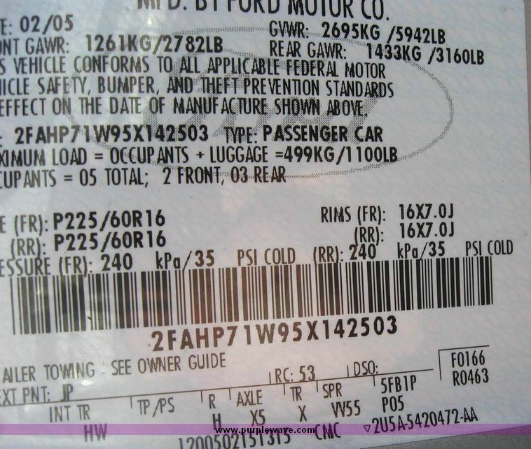 image for item 8156 2005 Ford Crown Victoria Police Interceptor