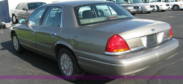 image for item 8157 2003 Ford Crown Victoria Police Interceptor