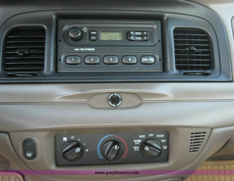 image for item 8157 2003 Ford Crown Victoria Police Interceptor