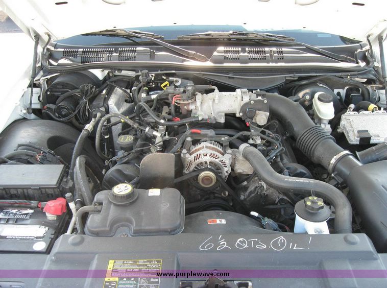 image for item 8158 2005 Ford Crown Victoria Police Interceptor