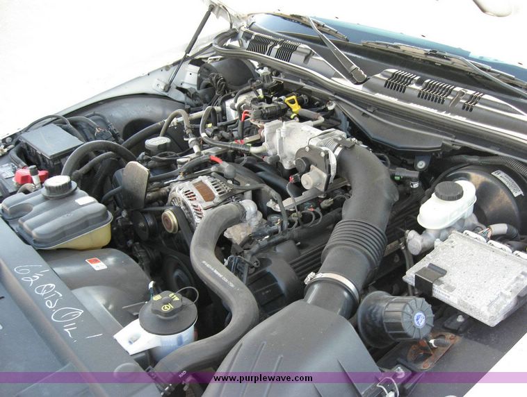 image for item 8158 2005 Ford Crown Victoria Police Interceptor