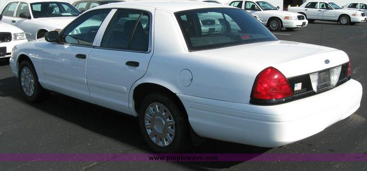 image for item 8159 2005 Ford Crown Victoria Police Interceptor