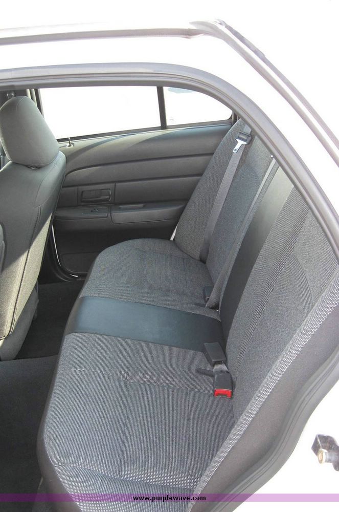 image for item 8159 2005 Ford Crown Victoria Police Interceptor
