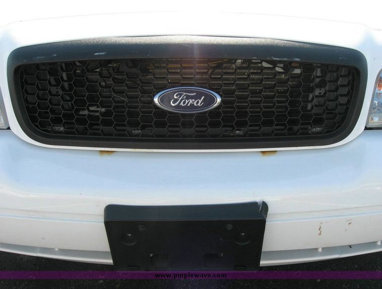 image for item 8159 2005 Ford Crown Victoria Police Interceptor