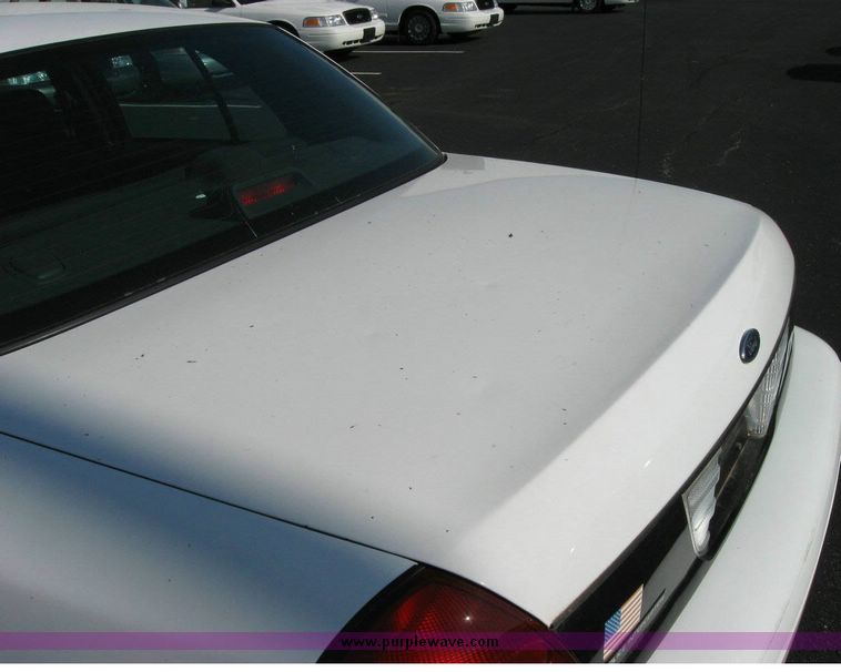 image for item 8159 2005 Ford Crown Victoria Police Interceptor