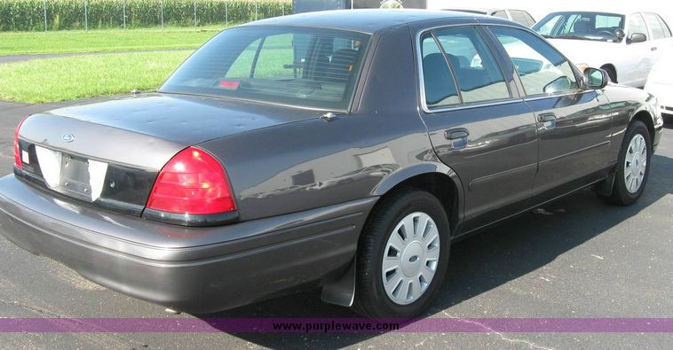 image for item 8160 2007 Ford Crown Victoria Police Interceptor