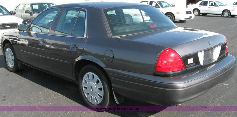 image for item 8160 2007 Ford Crown Victoria Police Interceptor