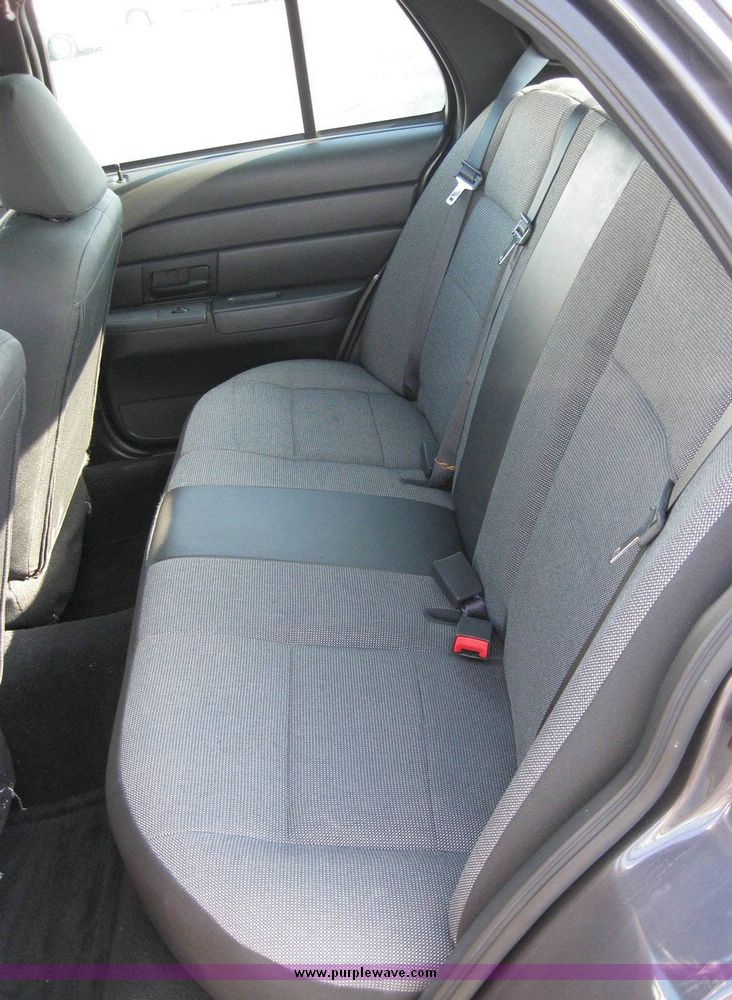 image for item 8160 2007 Ford Crown Victoria Police Interceptor
