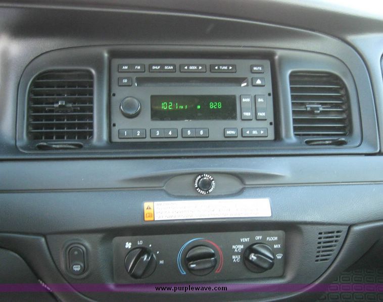 image for item 8160 2007 Ford Crown Victoria Police Interceptor