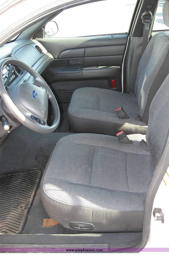 image for item 8161 2004 Ford Crown Victoria Police Interceptor