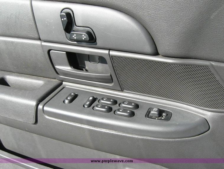 image for item 8161 2004 Ford Crown Victoria Police Interceptor