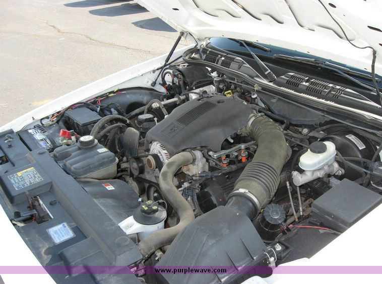 image for item 8161 2004 Ford Crown Victoria Police Interceptor