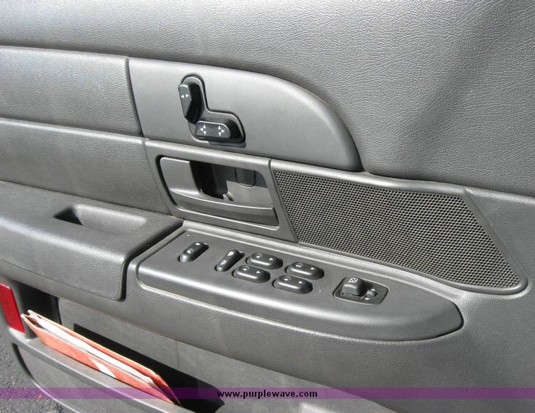 image for item 8162 2005 Ford Crown Victoria Police Interceptor