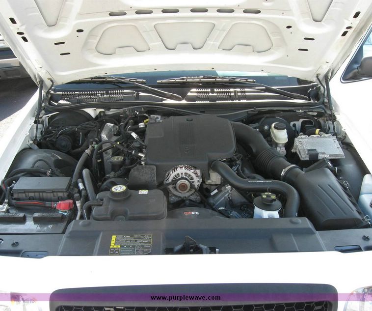 image for item 8162 2005 Ford Crown Victoria Police Interceptor