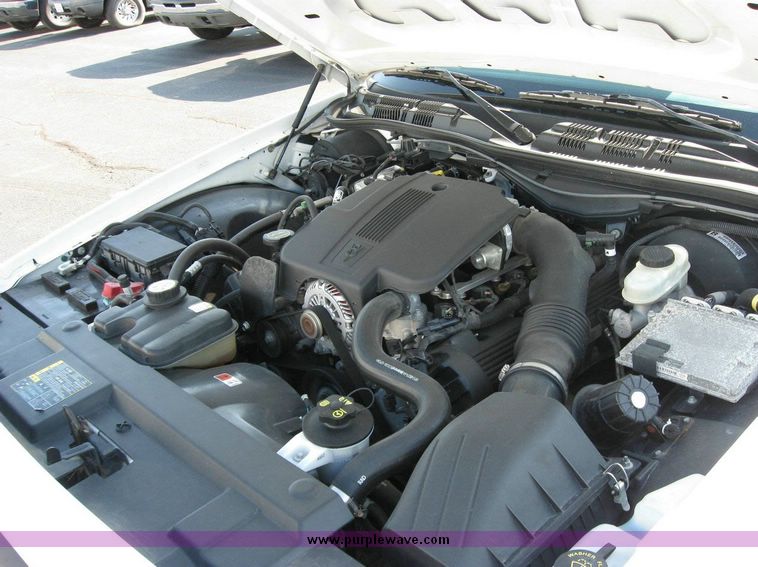 image for item 8162 2005 Ford Crown Victoria Police Interceptor