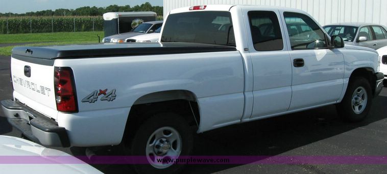 image for item 8163 2004 Chevrolet K1500 Silverado
