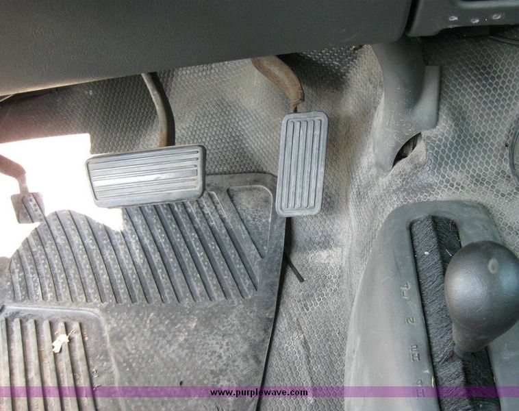 image for item 8163 2004 Chevrolet K1500 Silverado