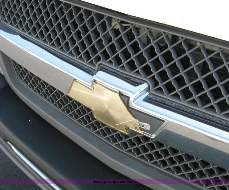 image for item 8163 2004 Chevrolet K1500 Silverado