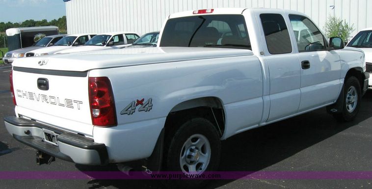 image for item 8164 2003 Chevrolet K1500 Silverado