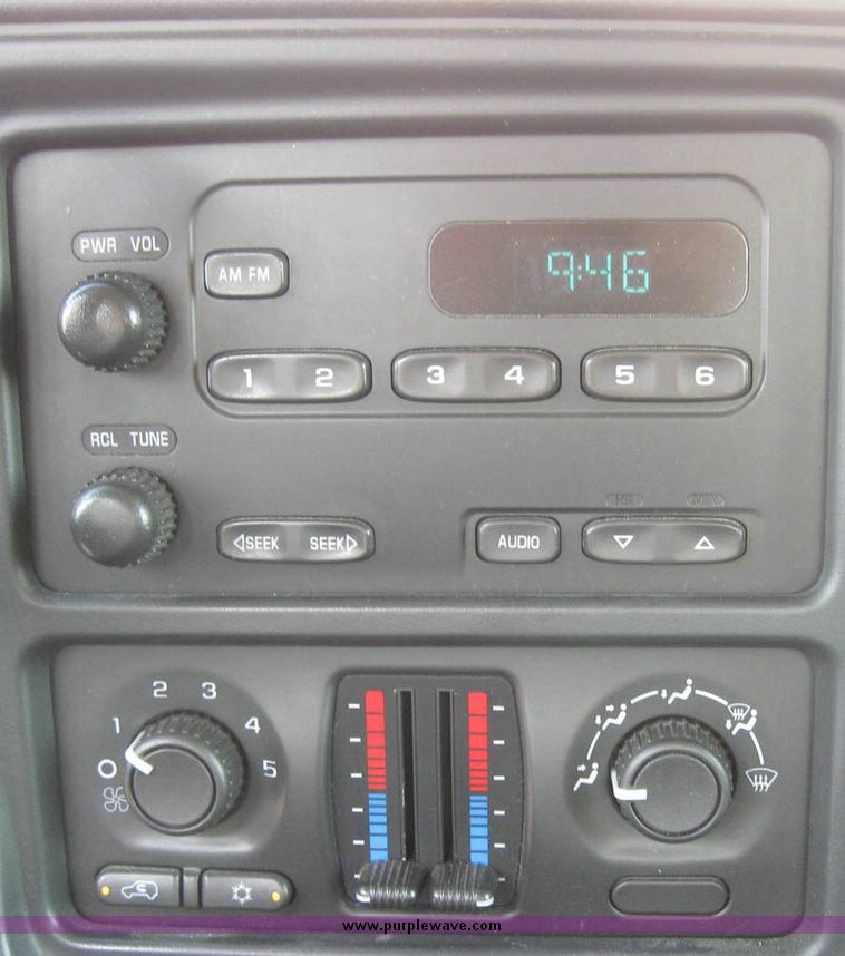 image for item 8164 2003 Chevrolet K1500 Silverado