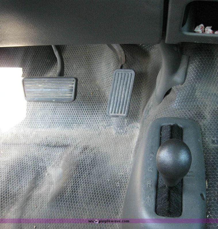 image for item 8164 2003 Chevrolet K1500 Silverado