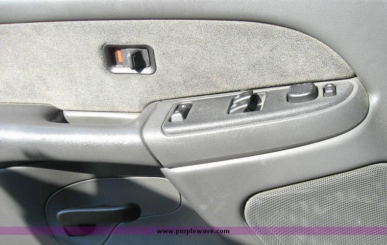 image for item 8164 2003 Chevrolet K1500 Silverado