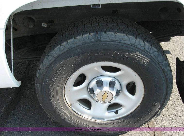 image for item 8164 2003 Chevrolet K1500 Silverado