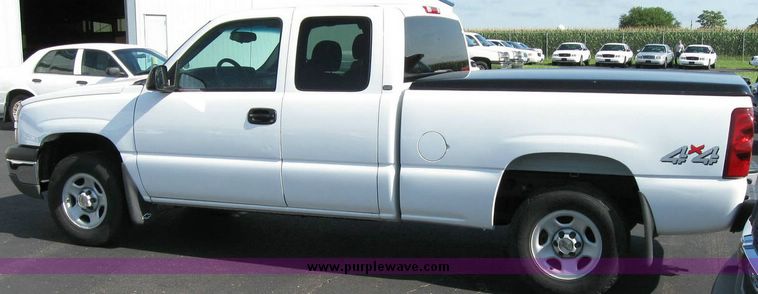 image for item 8165 2003 Chevrolet K1500 Silverado