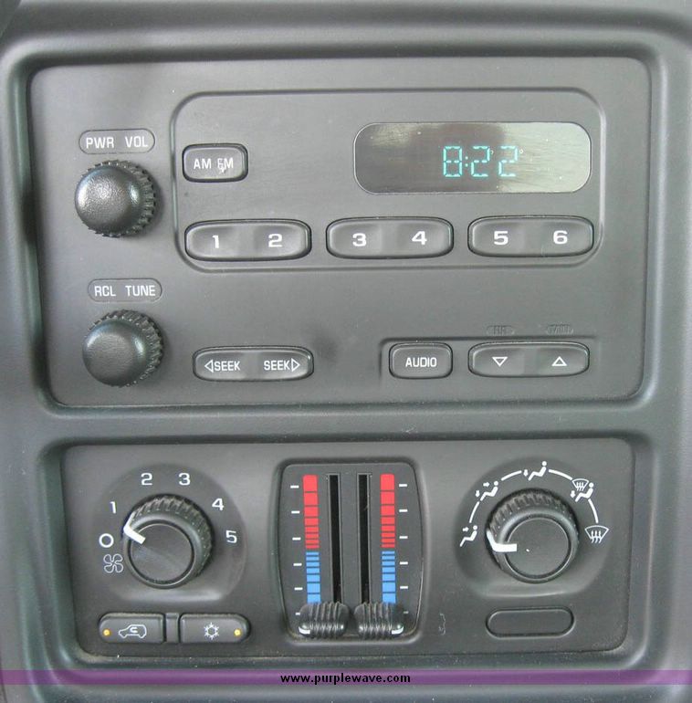 image for item 8165 2003 Chevrolet K1500 Silverado