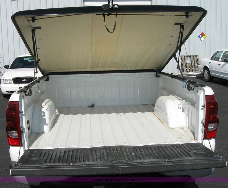 image for item 8165 2003 Chevrolet K1500 Silverado